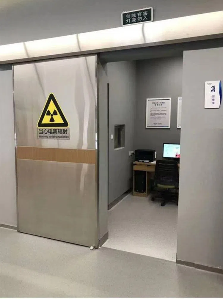 Puerta blindada contra radiaciones